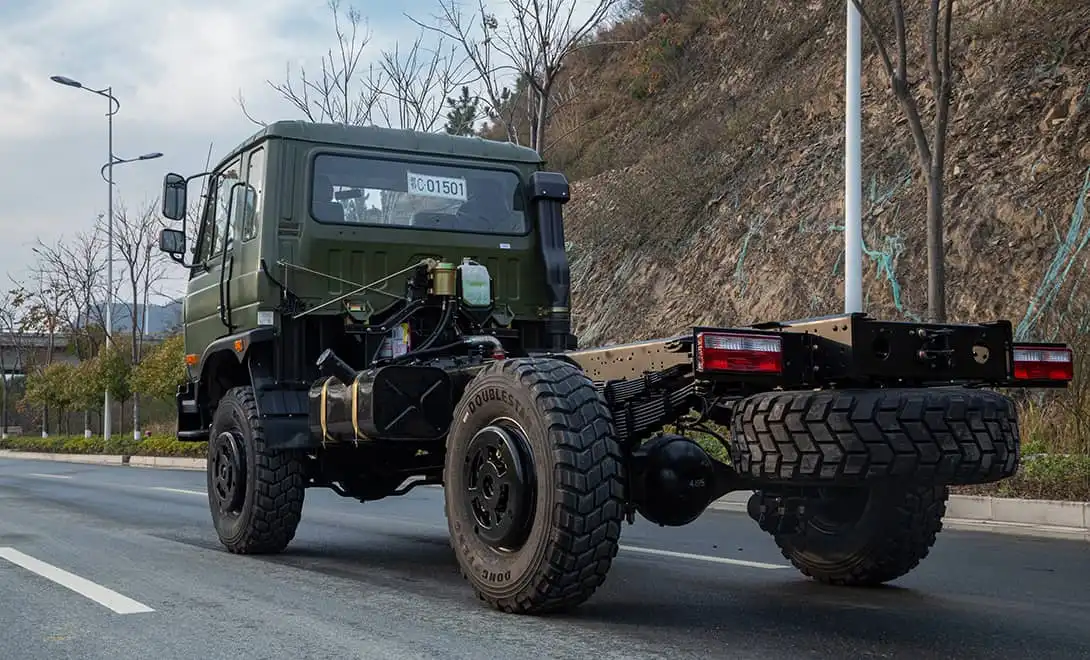Military 4x4 truck chassis