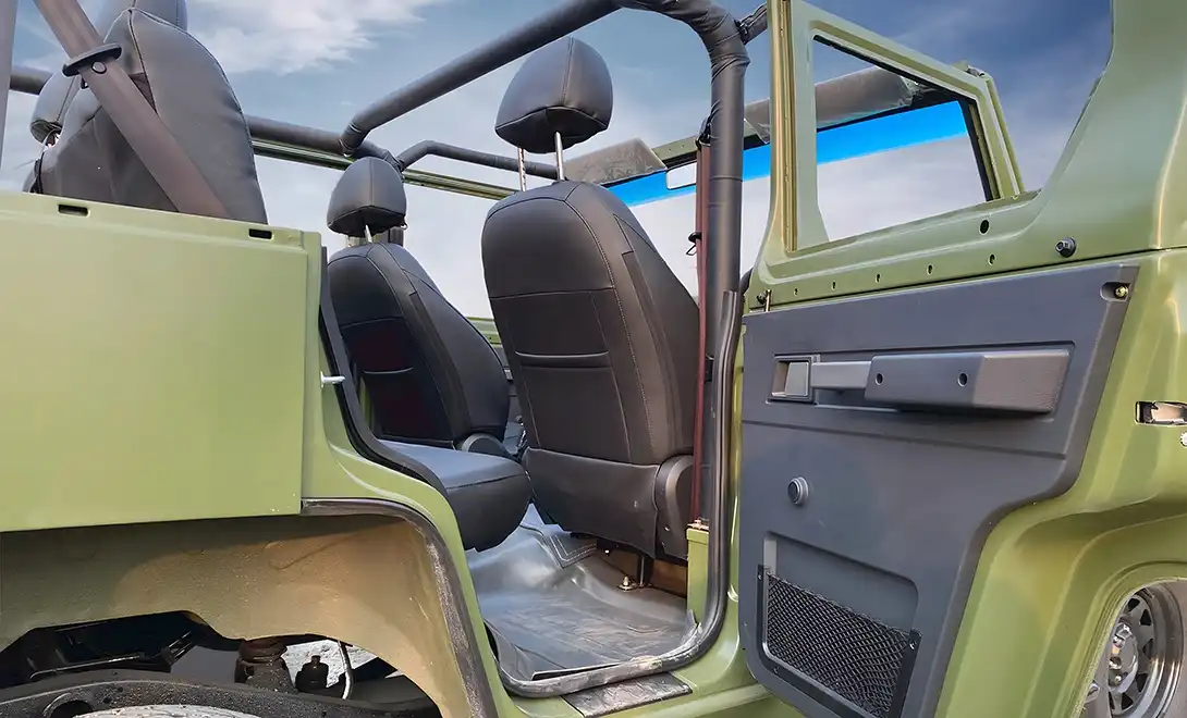 Military command vehicle