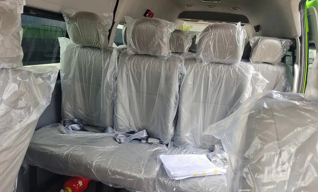 18 seats minibus