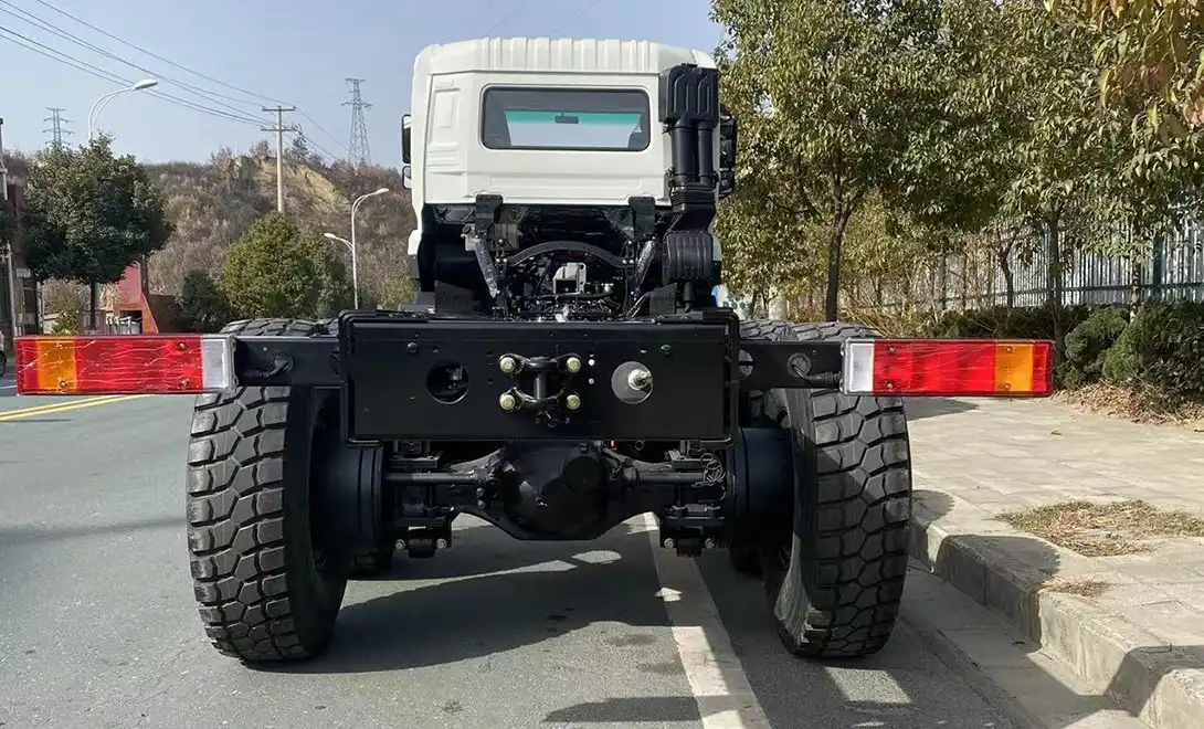 Military off-road 6x6 truck configuration