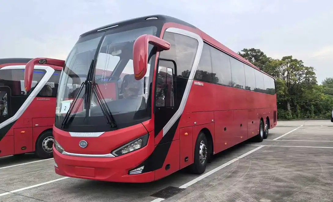 14m three axle bus
