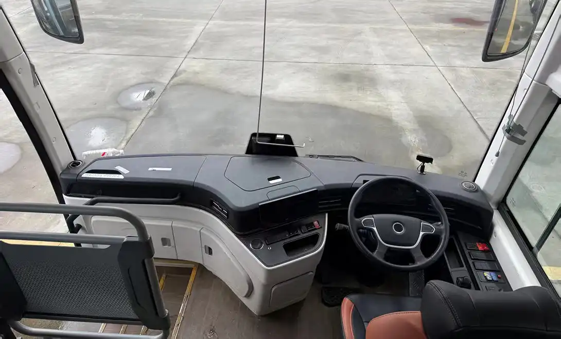 Luxury 8m electric touring bus